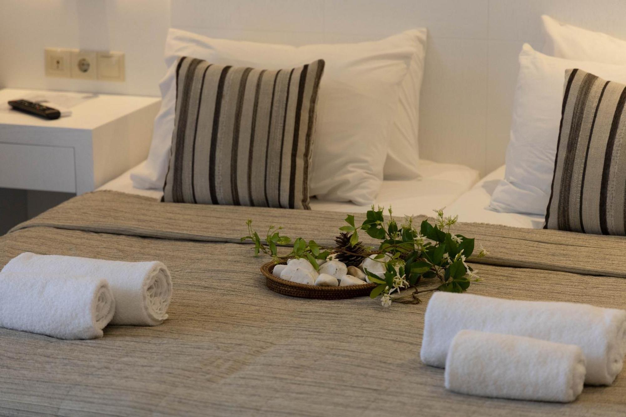Eva Mare Hotel & Suites - Adults Only Agia Pelagia  Bagian luar foto